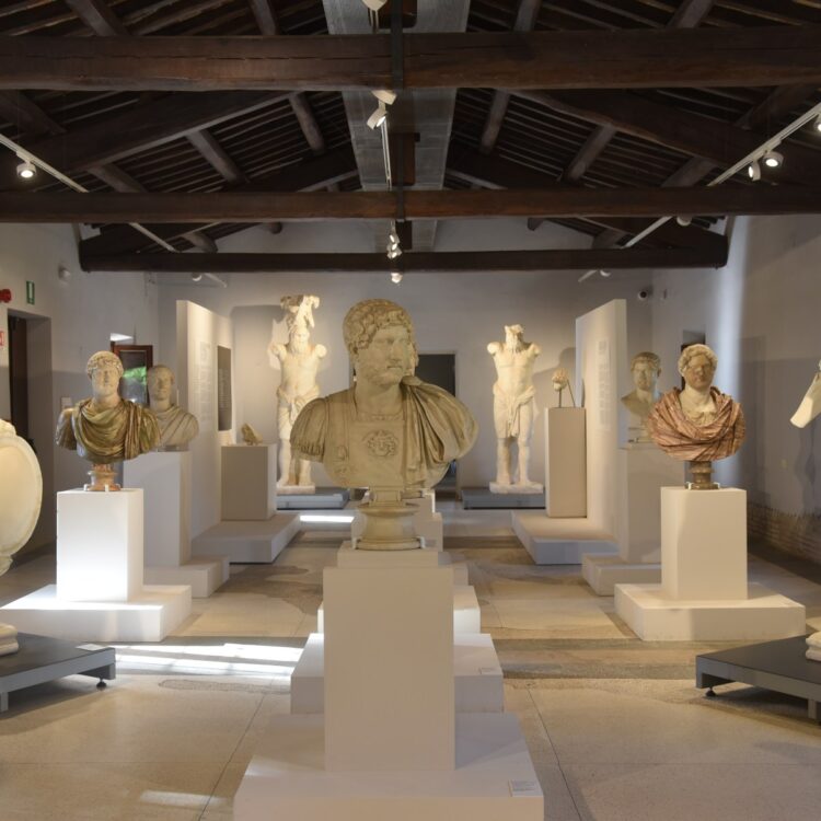 The Eight Faces of Hadrian in Tivoli FOLLOWING HADRIAN