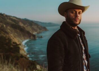 Charley Crockett Indicators to Island and Proclaims New Album Lonesome Drifter
