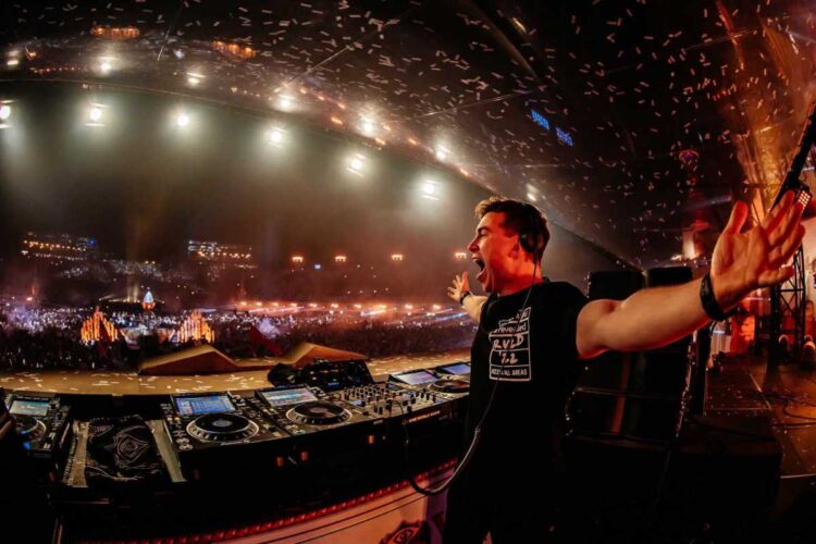 Hardwell Unveils New Present on Tomorrowland's "One World Radio"