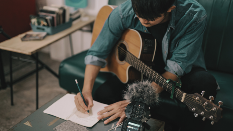 Find out how to Write a Tune: Mastering the Songwriting Course of