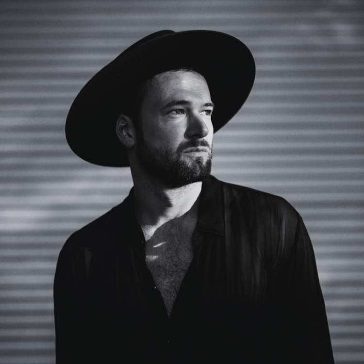 Monolink Showcases His Storytelling Mastery In New Single, "Mesmerized"