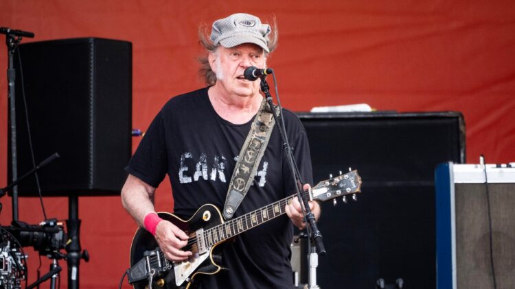 Neil Younger and the Chrome Hearts Announce 2025 Tour