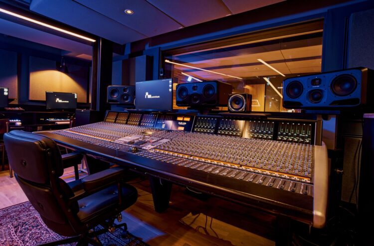 Begin Your Diploma in April 2025 at pointblank Music College! –