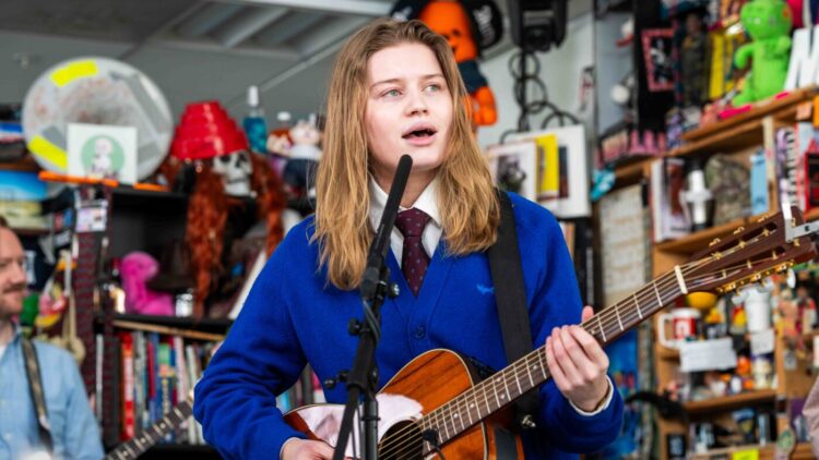 Tiny Desk Live performance : NPR