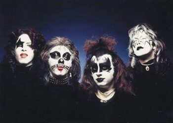 Gorgeous Photographs of KISS Pose for a Portrait Picture Session for the Cowl of Their Self-Entitled First Album in 1974
