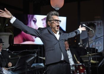 David Johansen, who fronted the New York Dolls, dies at 75 : NPR