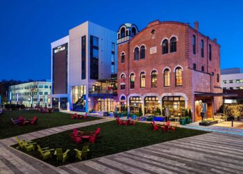 Lodge West & Important Evaluation: Historic Luxurious Close to Philadelphia