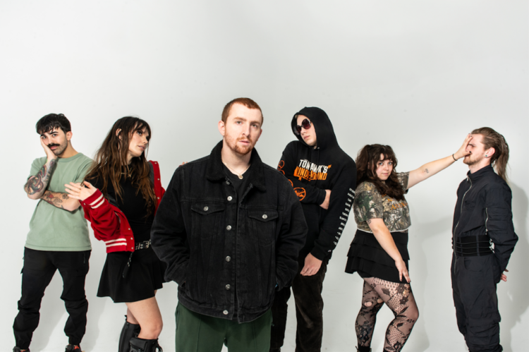 THE CALLOUS DAOBOYS Debut A “Love Letter” To Being In A Band, “Distracted By The Mona Lisa”