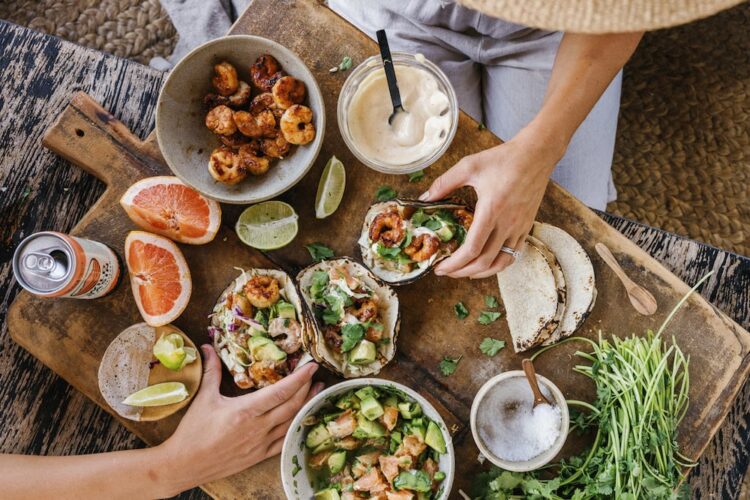 Savor Sunshines with These 24 Out of doors Dinner Social gathering Menu Concepts