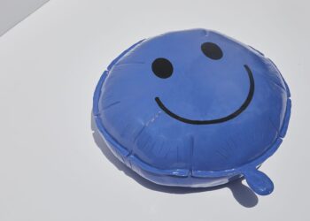 Amiee Byrne’s Real looking Ceramic Sculptures Underscore the Attraction of Discarded Items — Colossal