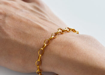 Prime 8 Gold Bracelets You Ought to Have in Your Assortment in 2025