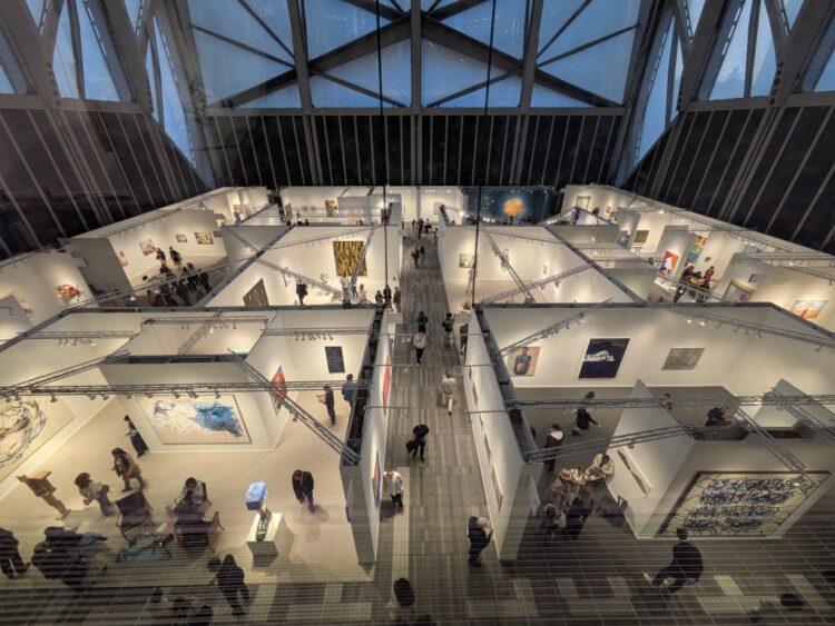 First Day Gross sales at Frieze New York 2025 Consists of $3 M. Koons Sculpture