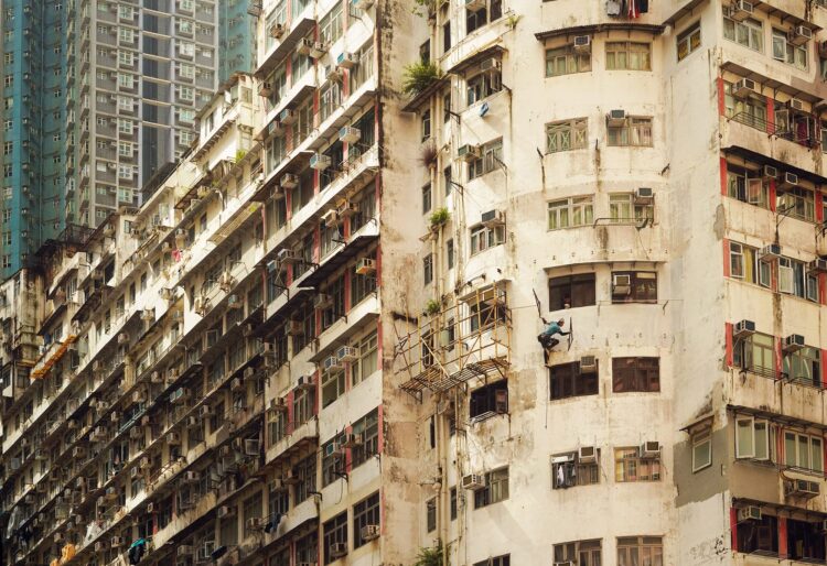 Romain Jacquet-Lagrèze Paperwork Life on the Prime of Hong Kong’s Hovering Structure — Colossal