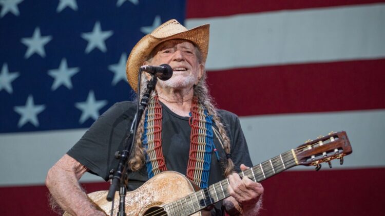 Willie Nelson’s ‘Oh What a Lovely World’ seeks the American ideally suited : NPR