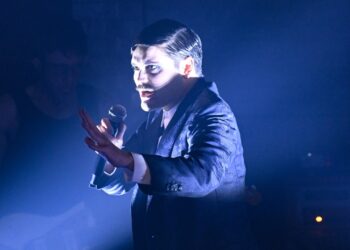 Watch Mannequin/Actriz Carry out “Cinderella” on Colbert