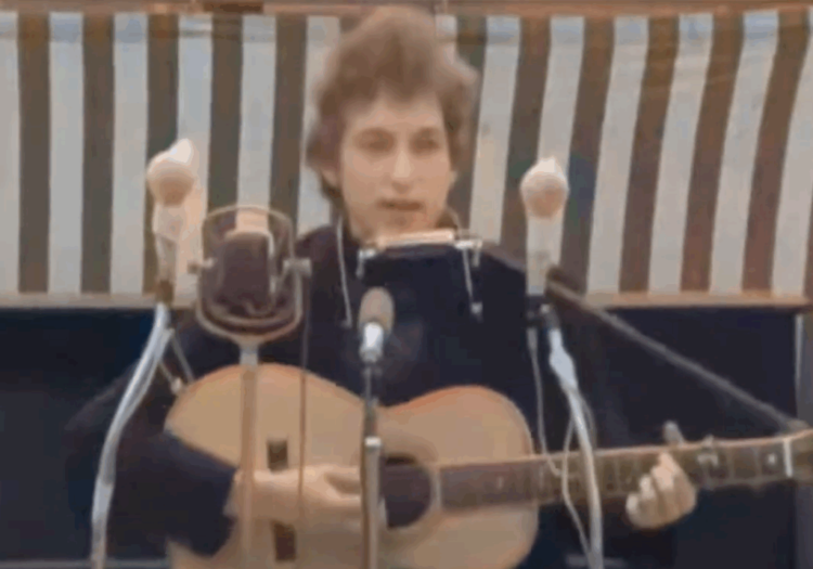 Watch Bob Dylan Play “Mr. Tambourine Man” in Colour on the 1964 Newport People Competition