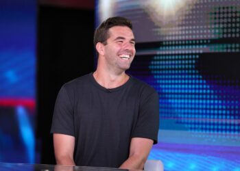 Billy McFarland is promoting the Fyre Pageant model on eBay – sure, we’re severe