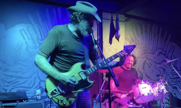 BRENT HINDS Proclaims First European Headlining Tour With FIEND WITHOUT A FACE And DIRTY B & THE BOYS