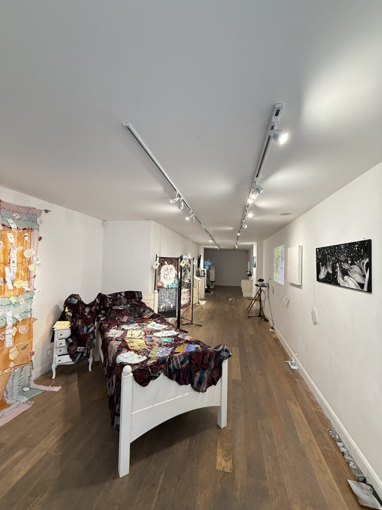 An Insightful View of Epistolary Resonance: Fragments of Connection