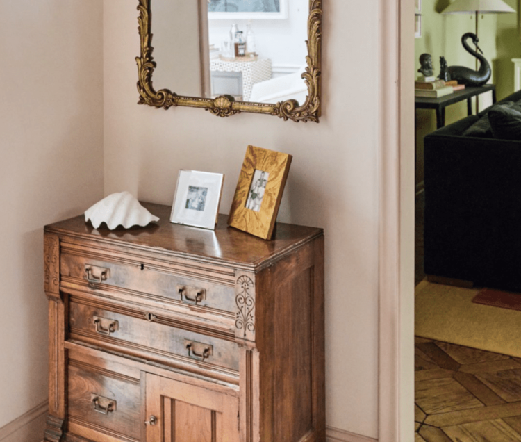 7 Thrift and Vintage Purchasing Tricks to Assist You Discover Objects You Love | Wit & Delight