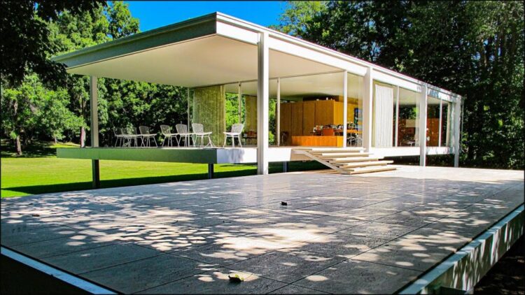 The Iconic Glass Home Constructed by Ludwig Mies van der Rohe—and the Lawsuit That Solid a Shadow Over It
