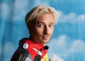 Flume And Emma Louise Announce Collaborative Album–Share Shimmering Single “Simple Goodbye”