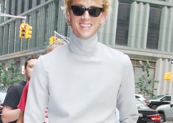 Machine Gun Kelly shuts down Sydney Sweeney relationship rumours – Music Information