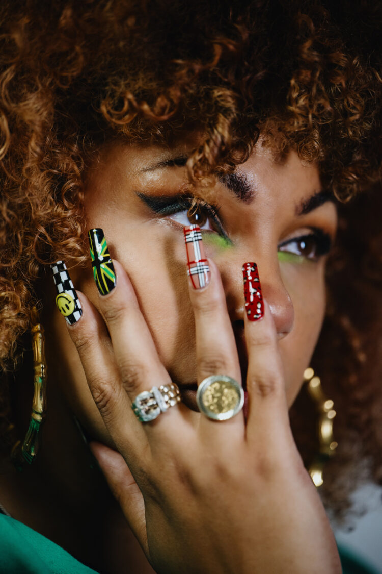 Eva Lazarus on “On a regular basis Shella,” her new label, boomtown, and motherhood [Interview] – EARMILK