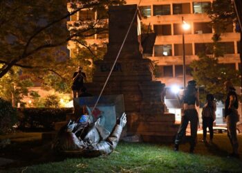 Trump Orders Reinstatement of Monument to Accomplice Common