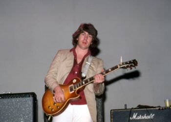 Met Museum Disputes Rolling Stones Member’s Claims About Stolen Guitar