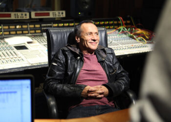 Mixing Guitar 5 Totally different Methods: Artistic Approaches from the Studio