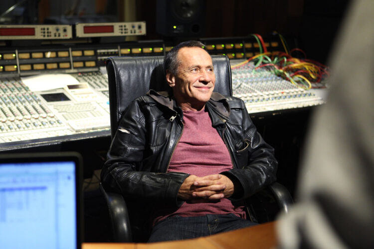 Mixing Guitar 5 Totally different Methods: Artistic Approaches from the Studio