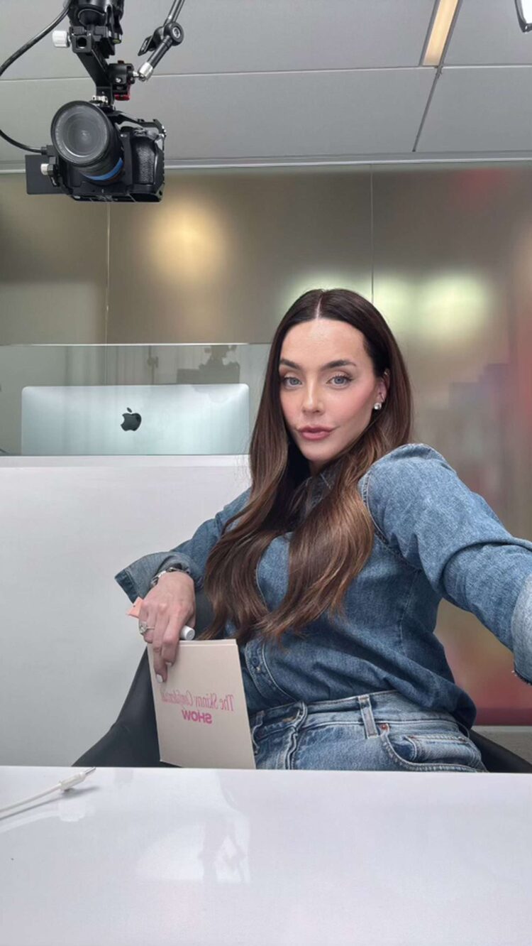 How To Redefine Your Jawline