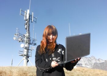 Ninajirachi Rewires Digital Music With Gorgeous Debut Album, “I Love My Pc”