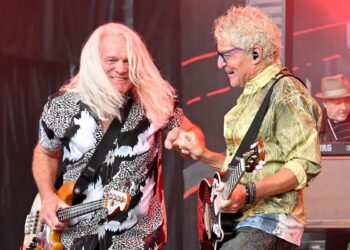 Kevin Cronin Reuniting with REO Speedwagon for Particular Present