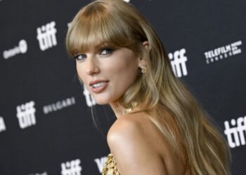 Taylor Swift’s ‘The Lifetime of a Showgirl’ to hit AMC theatres : NPR