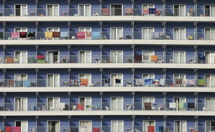 Fabio Negri: Between Absence and Presence of Human Patterns