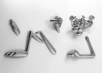 Olga Lomaka: Sculpting Need and Reflection