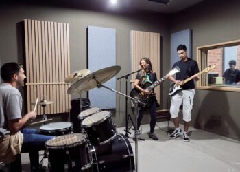 Mother and father’ Information to Selecting a Music College in Los Angeles  –