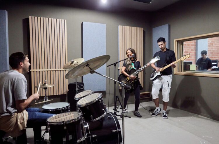 Mother and father’ Information to Selecting a Music College in Los Angeles  –