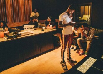 Remix Your Concepts—Customized Music Meets Artistic Management