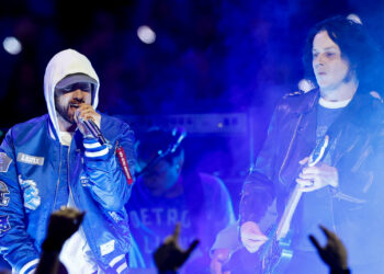 Eminem Joins Jack White For Epic Detroit Lions Thanksgiving Efficiency: Watch