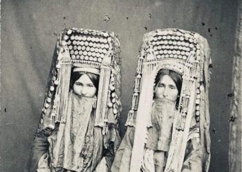 Portrait of Excessive-Class Yomut Girls From Krasnovodsk, Turkmenistan Carrying Kasaba, 1883 » Design You Belief — Design Every day Since 2007