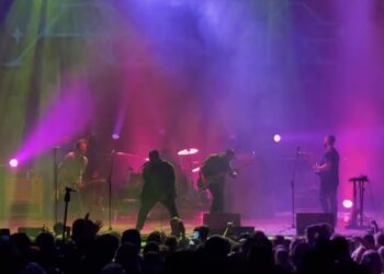 Foxing Play Farewell Present In St. Louis