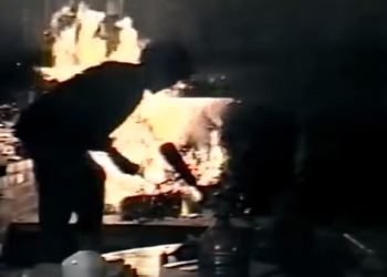 Hunter S. Thompson Units His Christmas Tree on Hearth, Practically Burning His Home Down (1990)