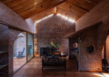 Trung Tran Studio Incorporates Mature Bushes right into a Heat Brick House in Vietnam — Colossal
