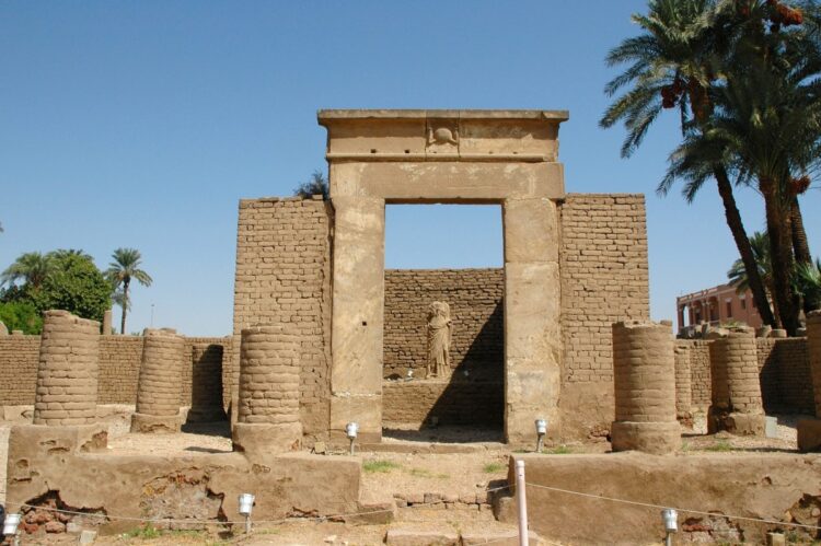 24 January AD 126 – A small Serapeum is consecrated in Thebes to Hadrian on his fiftieth birthday (#Hadrian1900) FOLLOWING HADRIAN