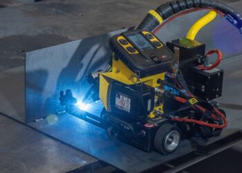 Battery-powered welding tractors launched