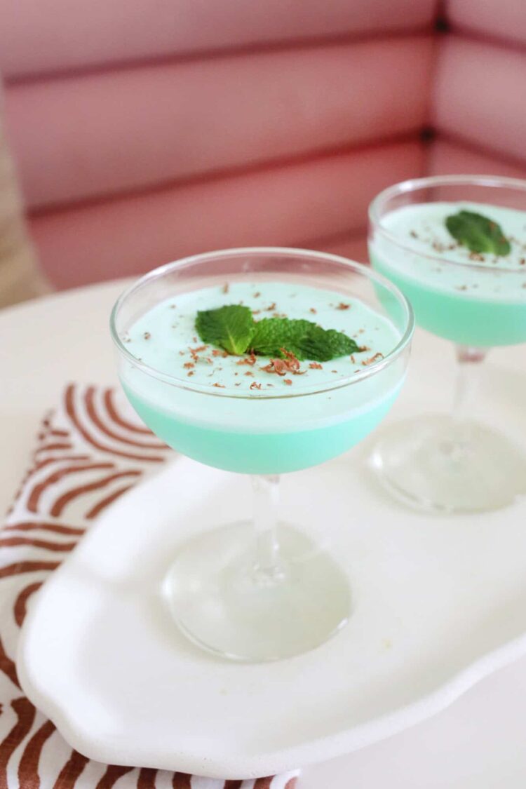 Grasshopper Cocktail – A Stunning Mess