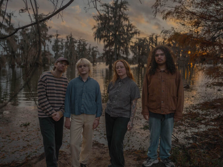 Cashier Share New Music “Half From Me”: Pay attention